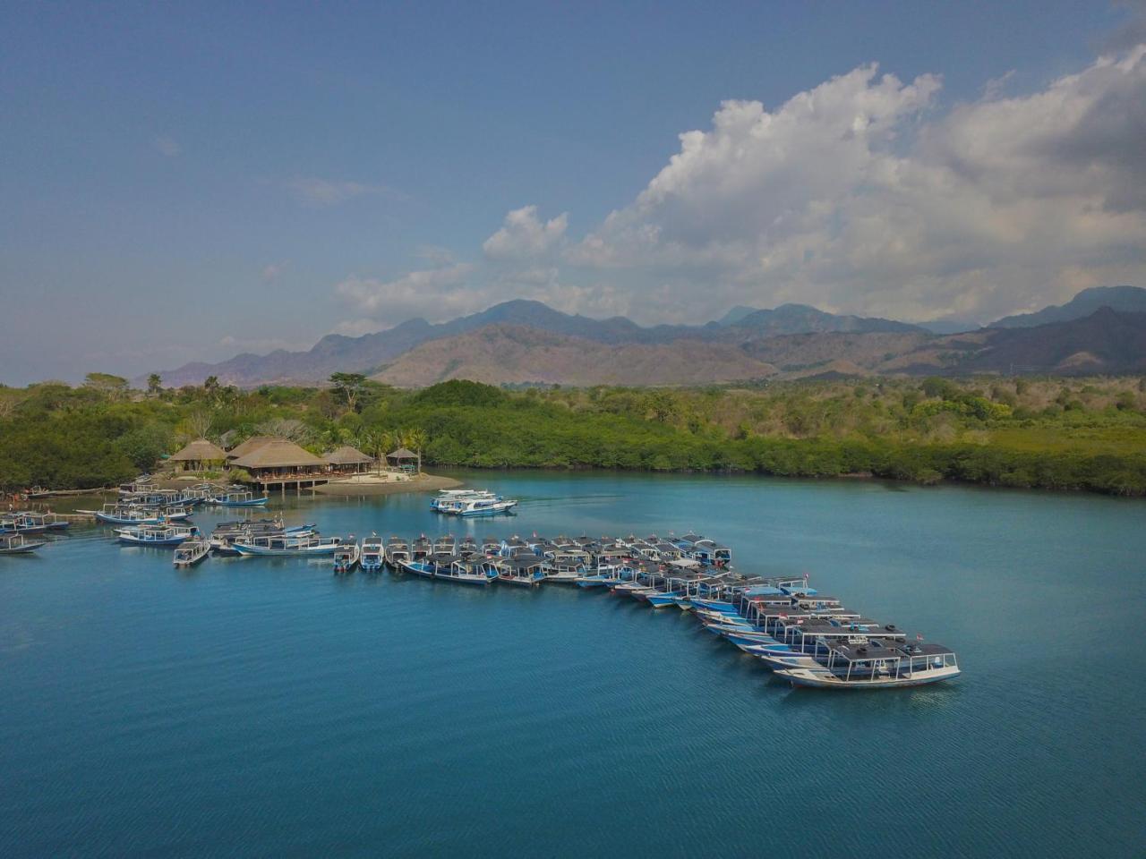 Mimpi Resort Menjangan Banyuwedang Exteriör bild