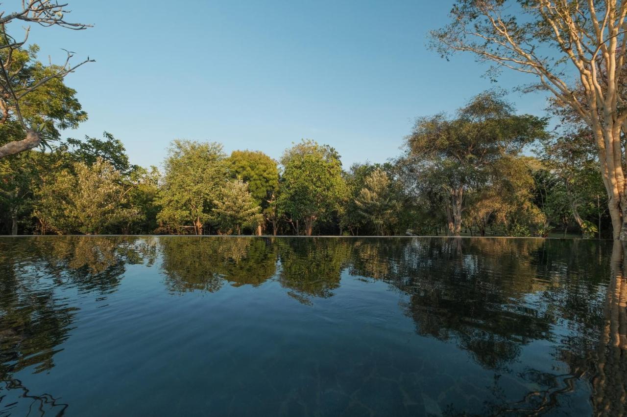 Mimpi Resort Menjangan Banyuwedang Exteriör bild