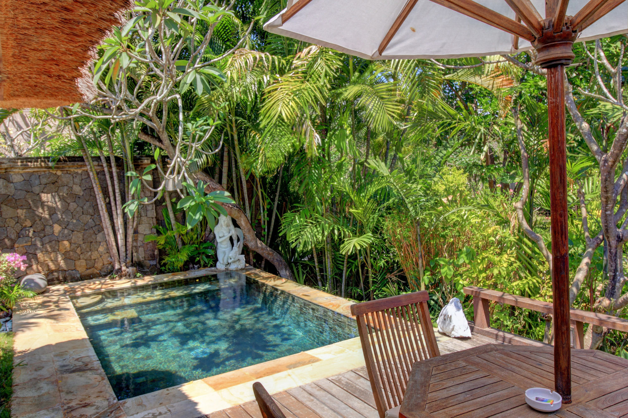 Mimpi Resort Menjangan Banyuwedang Exteriör bild